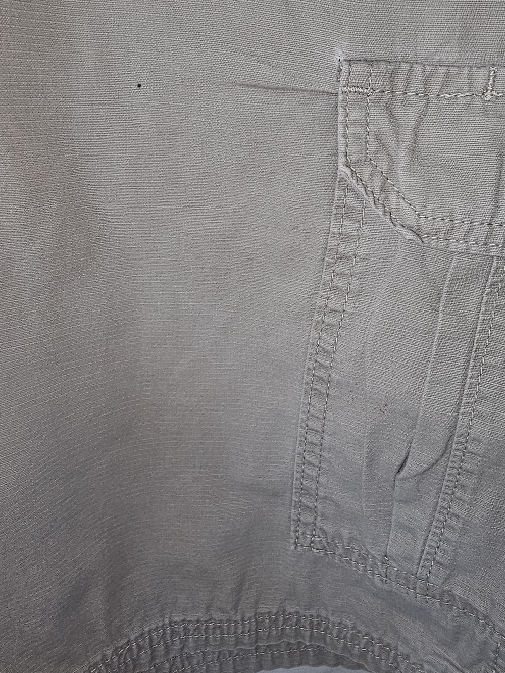 Wrangler Men's Cargo Shorts in Light Khaki - Picture 3 of 5